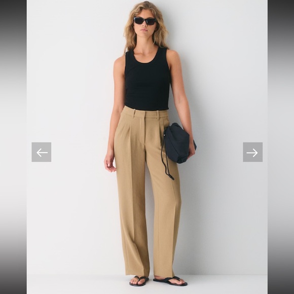 Aritzia Pants - Aritzia The Effortless Pant size 4